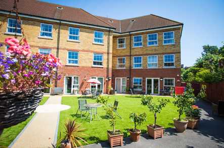 Cedars Care Home Care Home Southend On Sea  - 1