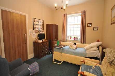 Charing House Care & Nursing Home Care Home Gillingham  - 4