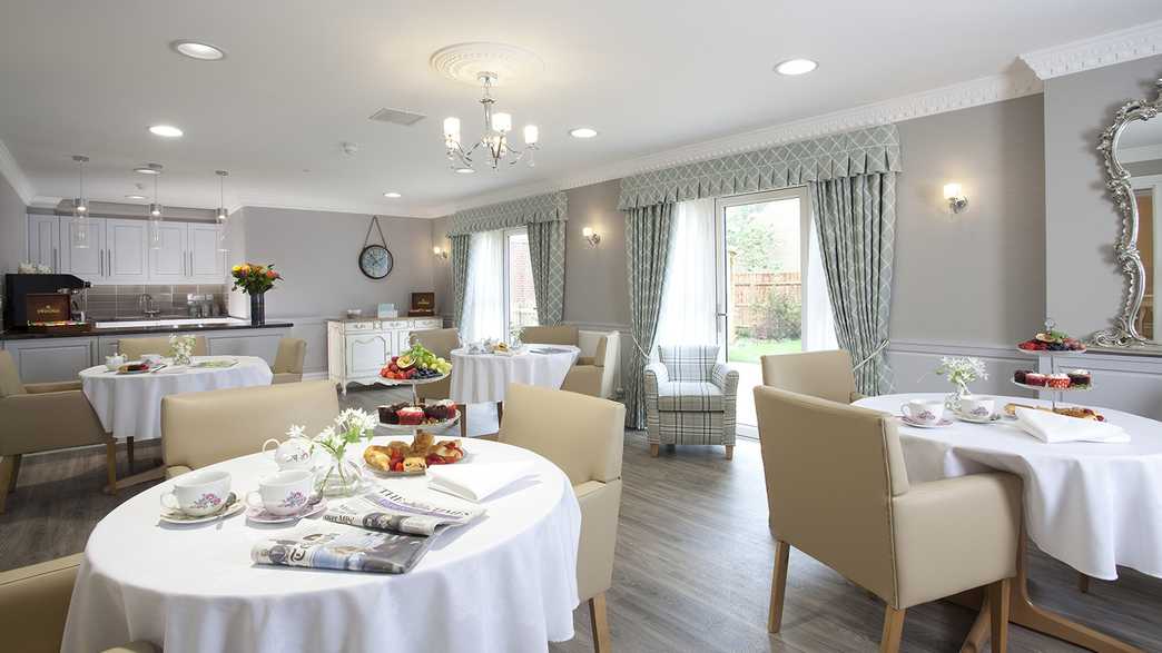 Cherry Wood Grange Care Home Care Home Chelmsford meals-carousel - 2