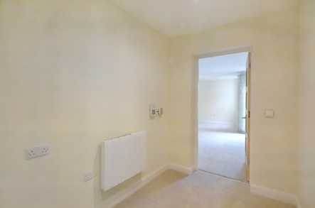 Chesterton Court One Bedroom Apartment image 4