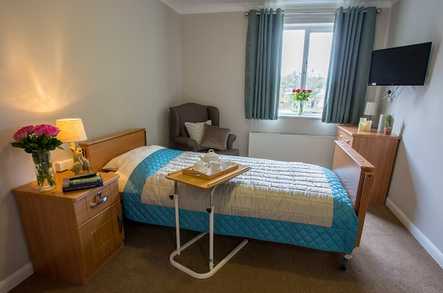 Clare House Care Home Care Home Uxbridge  - 4