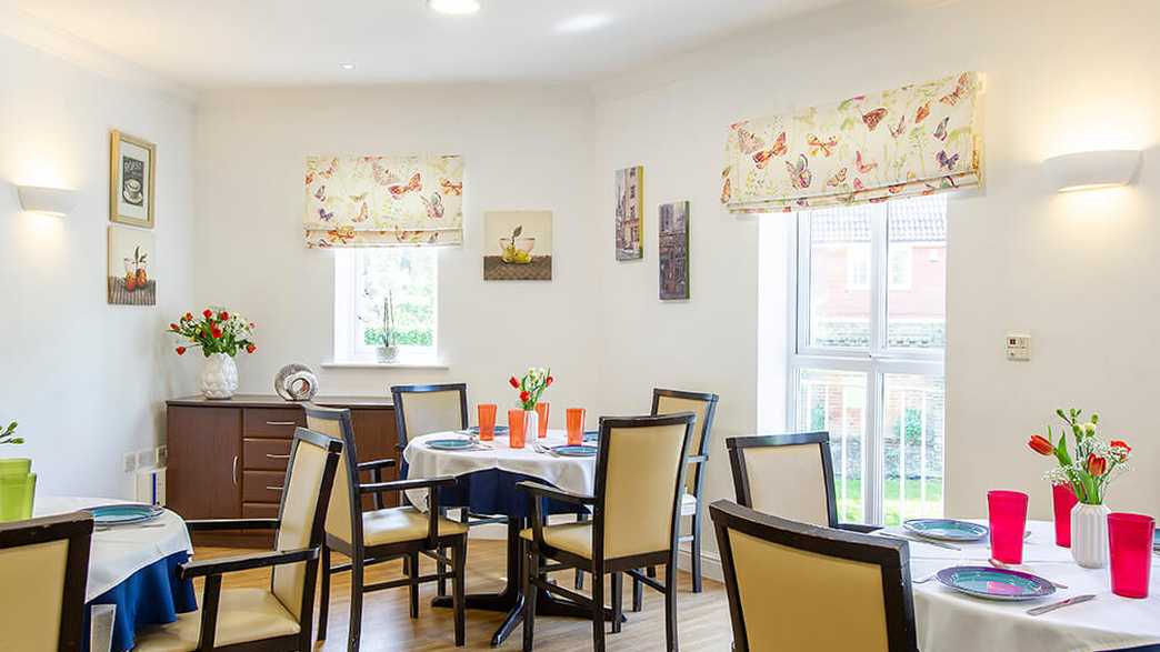 Claremont Court Care Home Care Home Guildford meals-carousel - 2