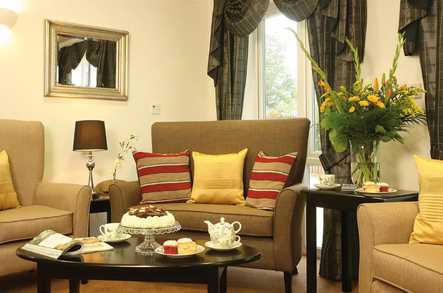 Claremont Court Care Home Care Home Guildford  - 2