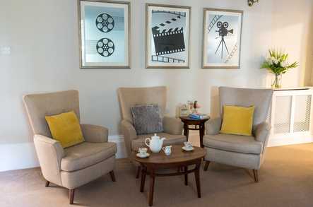 Cleveland House Care Home Care Home Huddersfield  - 3