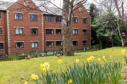 Corinthian House Care Home Leeds  - 5