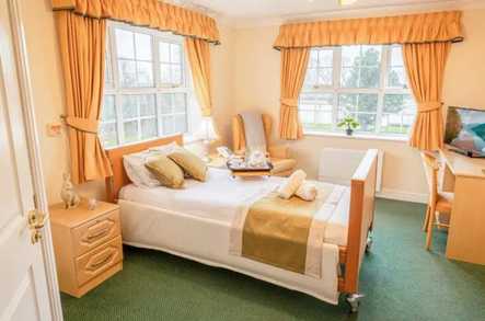 Cranmer Court Care Home Warlingham  - 4