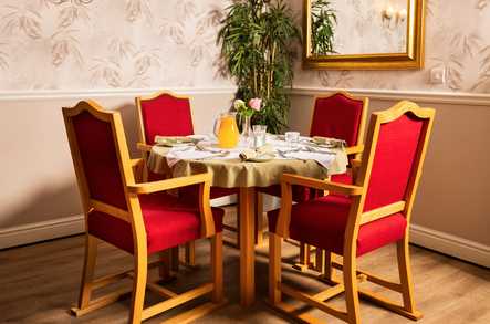 Cranmer Court Care Home Warlingham  - 3