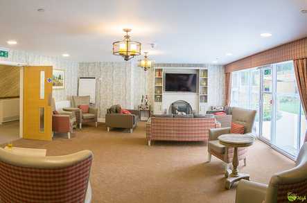 High Meadows Care Home Pinner  - 2