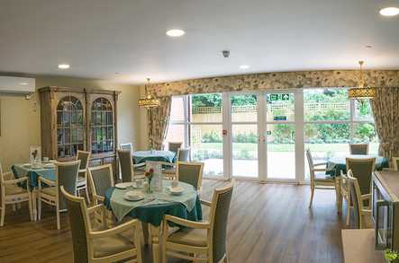 High Meadows Care Home Pinner  - 3