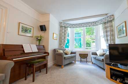 Coombe House Care Home Reading  - 4