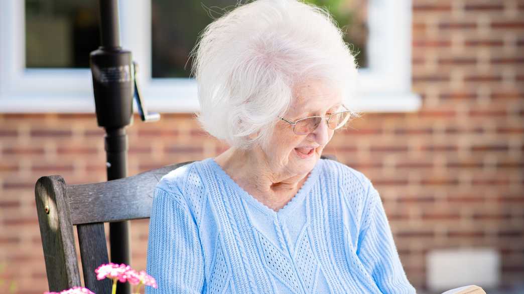 Coombe House Care Home Reading activities-carousel - 9