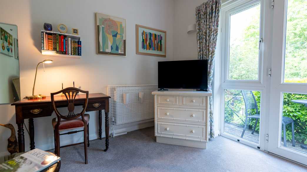 Coombe House Care Home Reading accommodation-carousel - 3