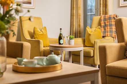 Deer Park View Care Home Teddington  - 4