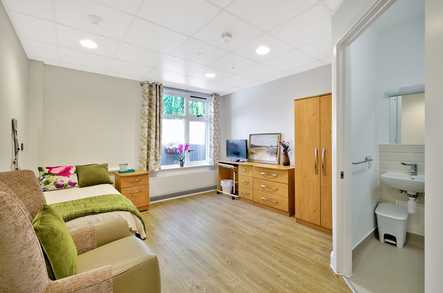 Dell Field Court Care Home London  - 4