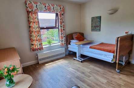 Devonshire House & Lodge Care Home Care Home Plymouth  - 3