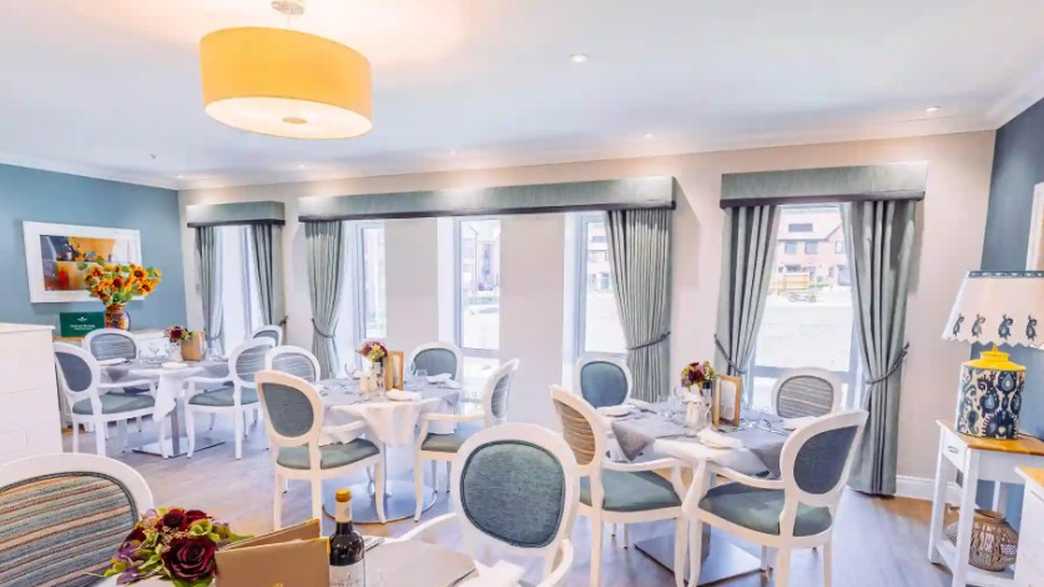 Weystone Manor Care Home Woking meals-carousel - 1