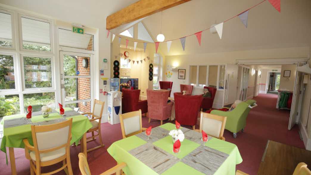 Durban House Care Home Romsey meals-carousel - 1