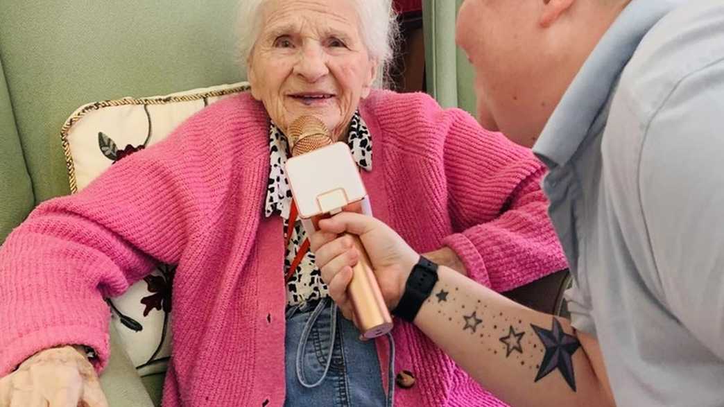 Estuary View Care Home Bishopsteignton activities-carousel - 5