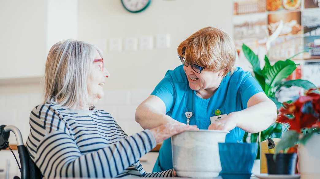 Edgbaston Manor Care Home Birmingham activities-carousel - 3