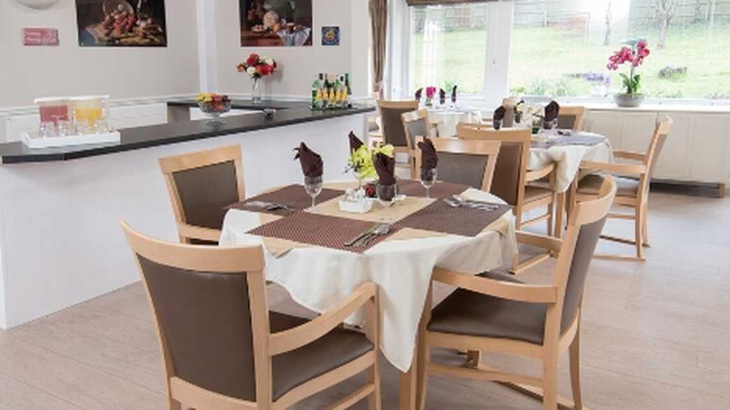Eglantine Villa Care Home Care Home Dartford meals-carousel - 1