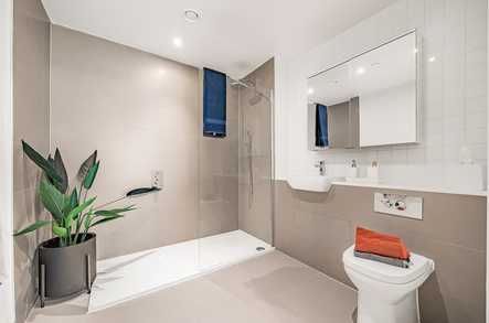 Apartment 17 image 3