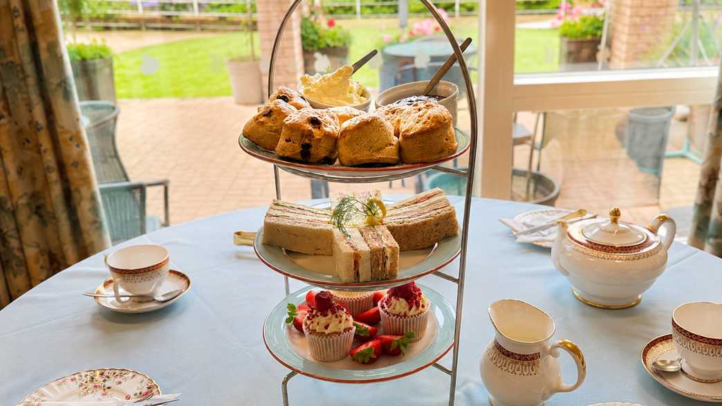 Farnham Mill Nursing Home Care Home Farnham meals-carousel - 1