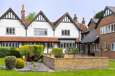 Little Bramingham Farm Residential Care Home Care Home Luton  - 1