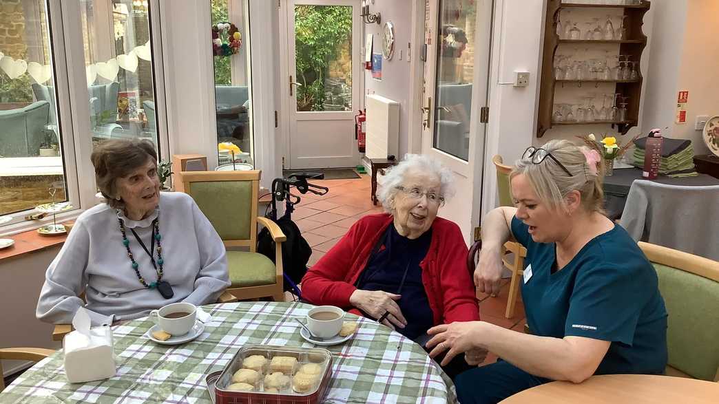 Featherton House Care Home Banbury activities-carousel - 10