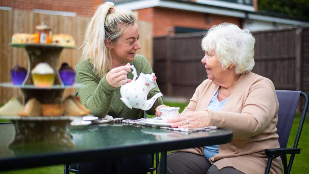 Helping Hands Home Care Lincoln Home Care Lincoln meals-carousel - 3