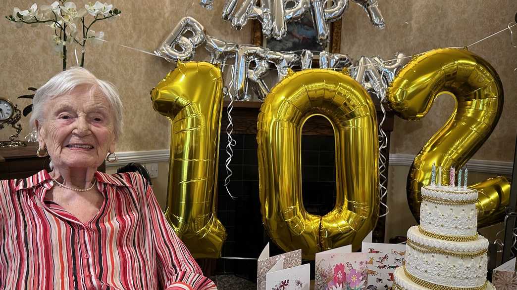 Foxland Grange Care Home Wolverhampton activities-carousel - 3