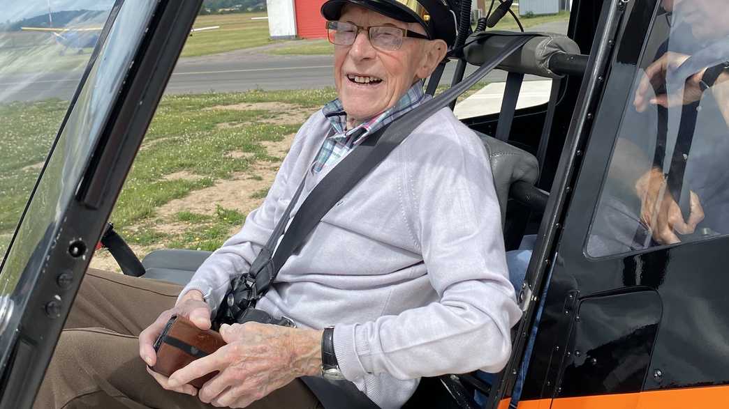 Foxland Grange Care Home Wolverhampton activities-carousel - 10