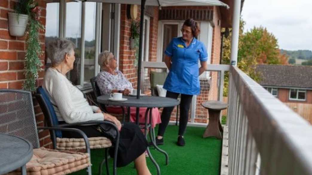 Abbeyfield Friars Mead Care Home Kings Langley activities-carousel - 3