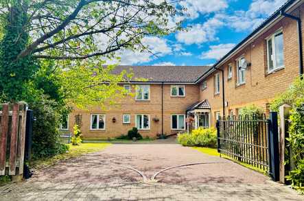 Highclere Care Home Care Home Milton Keynes  - 4