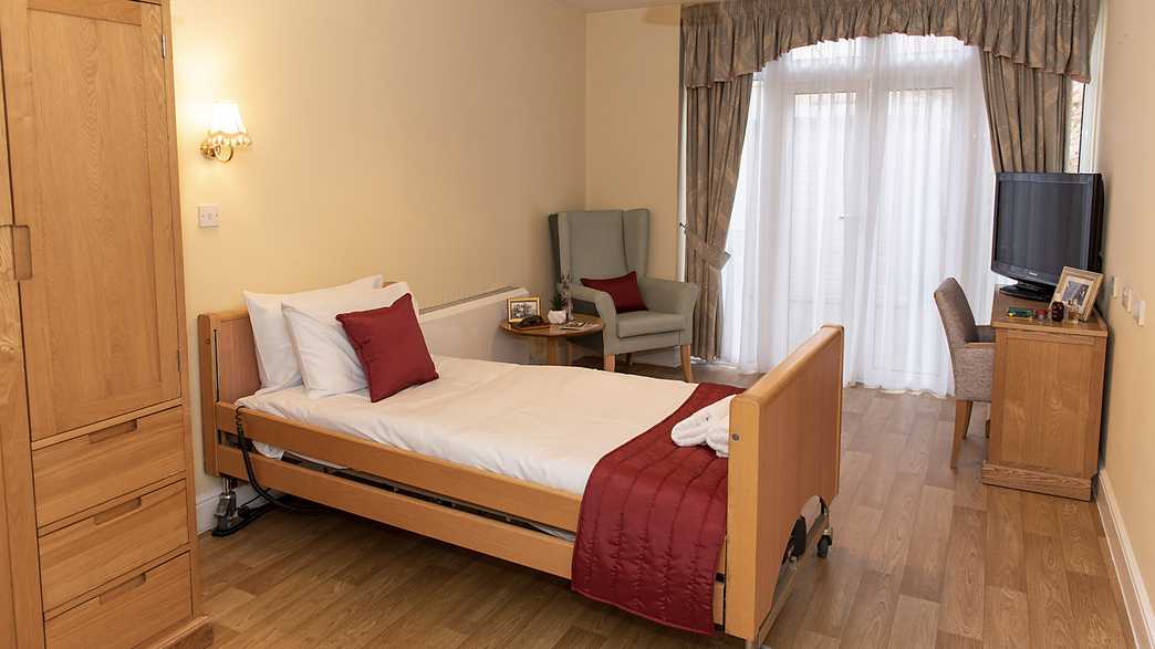 Ashton Lodge Nursing Home Care Home Sunbury On Thames accommodation-carousel - 1