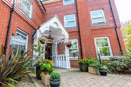 Linfield House Care Home Worthing  - 4