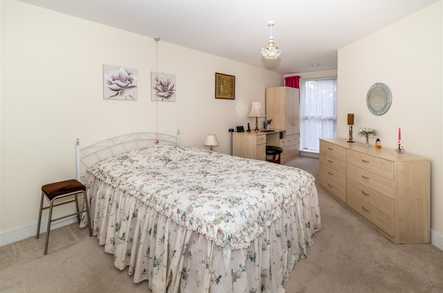 Glenhills Court One Bedroom Apartment image 2