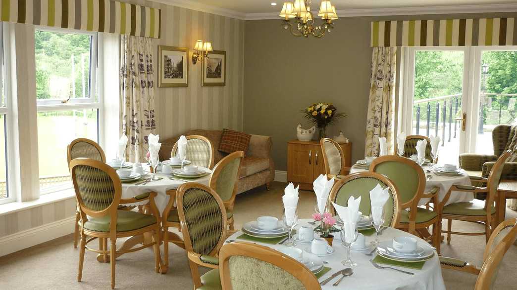 Grove Park Care Home Care Home Leeds meals-carousel - 1