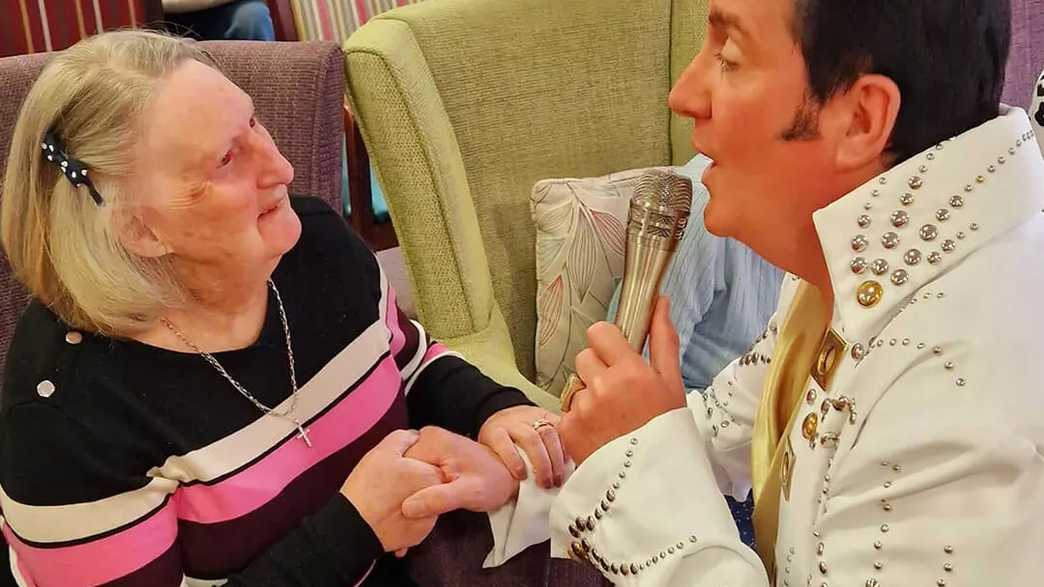 Groveland Park Care Home Care Home Bexleyheath activities-carousel - 9