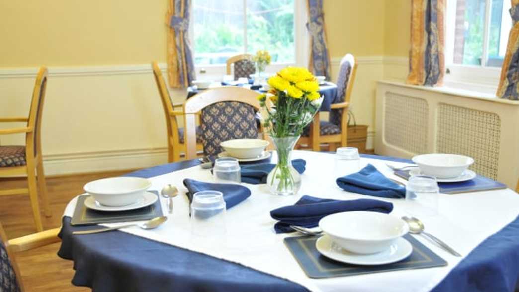 Guysfield Residential Home Care Home Letchworth Garden City meals-carousel - 1