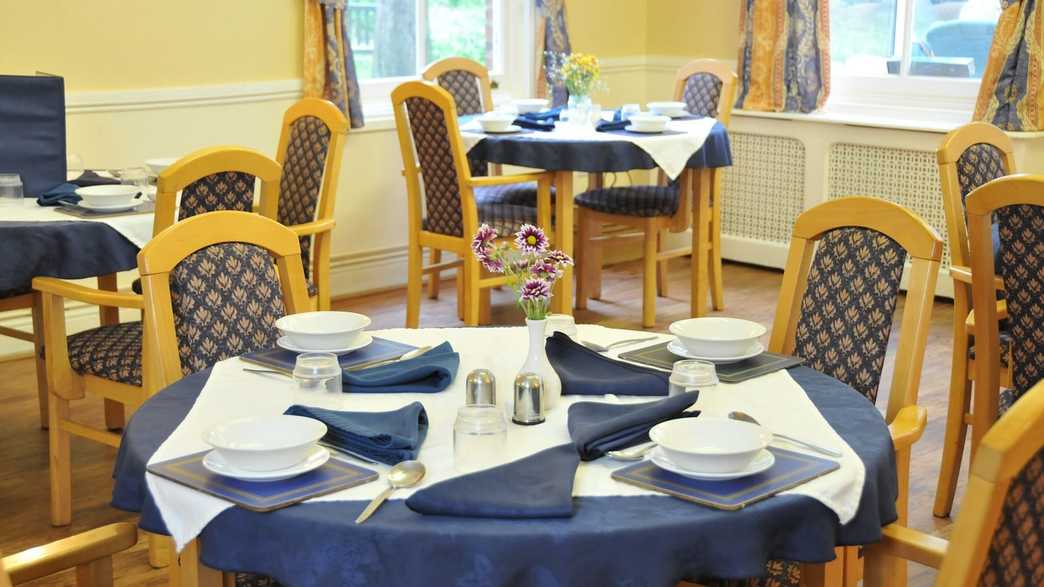 Guysfield Residential Home Care Home Letchworth Garden City meals-carousel - 2