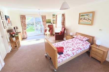 Hill Brow Residential Care Home Care Home Farnham  - 3