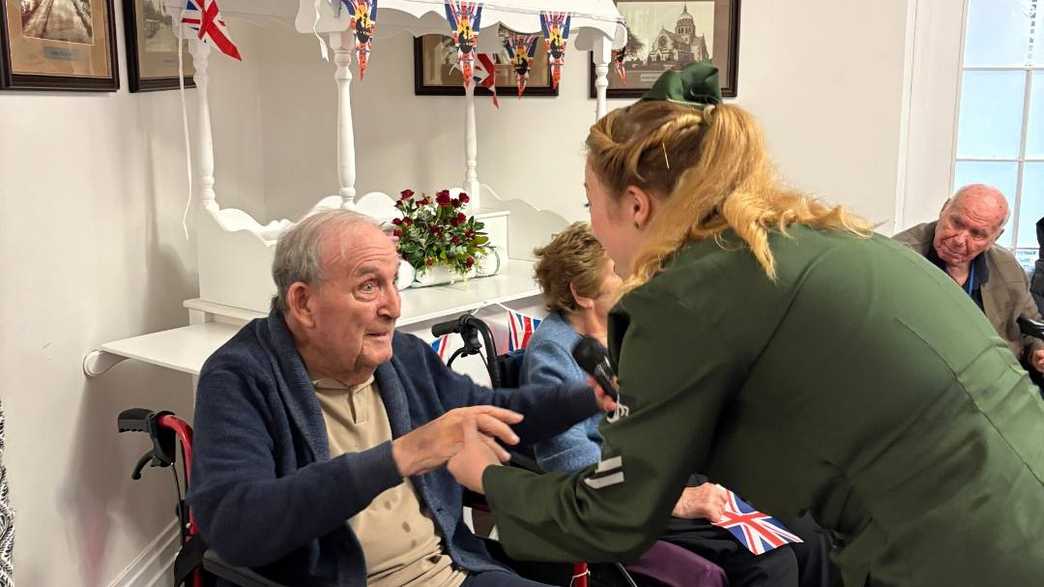 Halecroft Grange Care Home Altrincham activities-carousel - 2