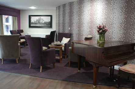 Hall Grange Care Home Croydon  - 3