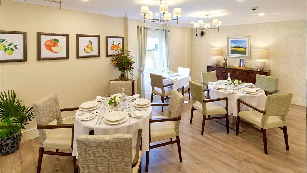 Hampstead Court Care Home Care Home St Johns Wood meals-carousel - 2