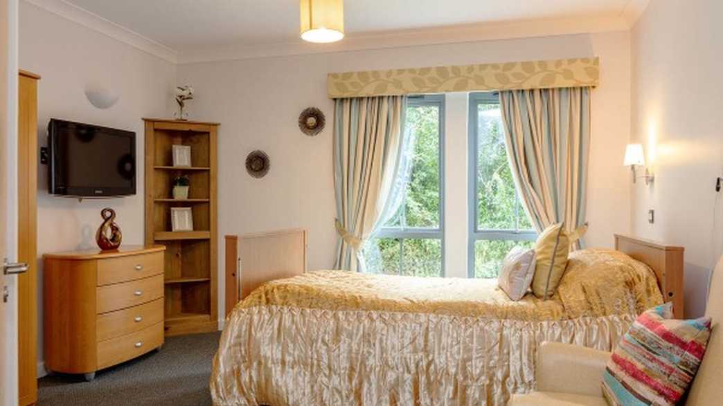 Hengist Field Care Home Care Home Sittingbourne accommodation-carousel - 2