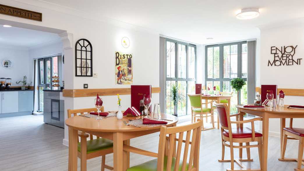 Hengist Field Care Home Care Home Sittingbourne meals-carousel - 2