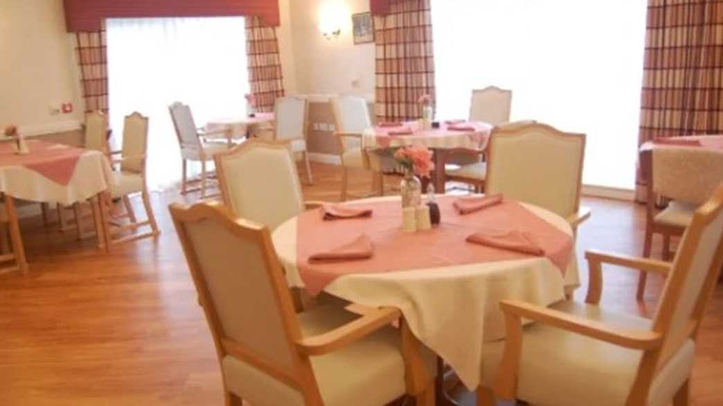 Highgrove Care Home Barnsley meals-carousel - 1