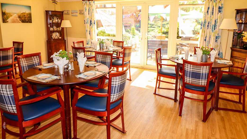 Hill Brow Residential Care Home Care Home Farnham meals-carousel - 2