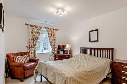 Horsley Place image 4