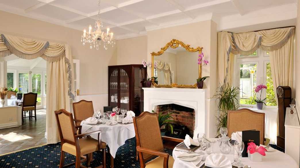 Hulcott Nursing Home Care Home Aylesbury meals-carousel - 1